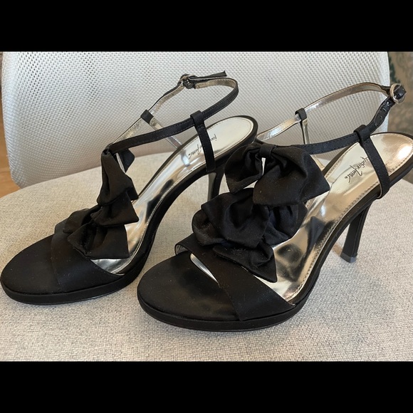 Cute black heels - Picture 2 of 3